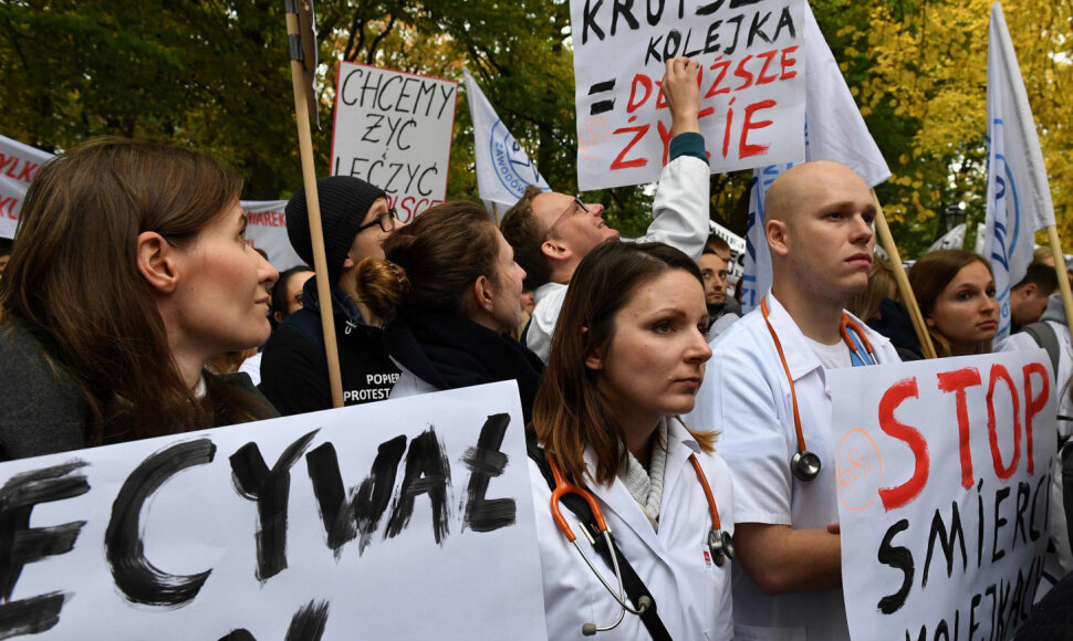 Protestuojantys Lenkijos medikai