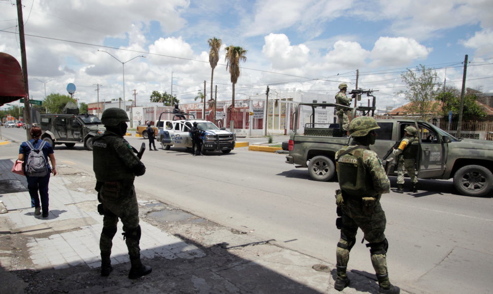 Saugumo pajėgos Nuevo Laredo mieste Meksikoje