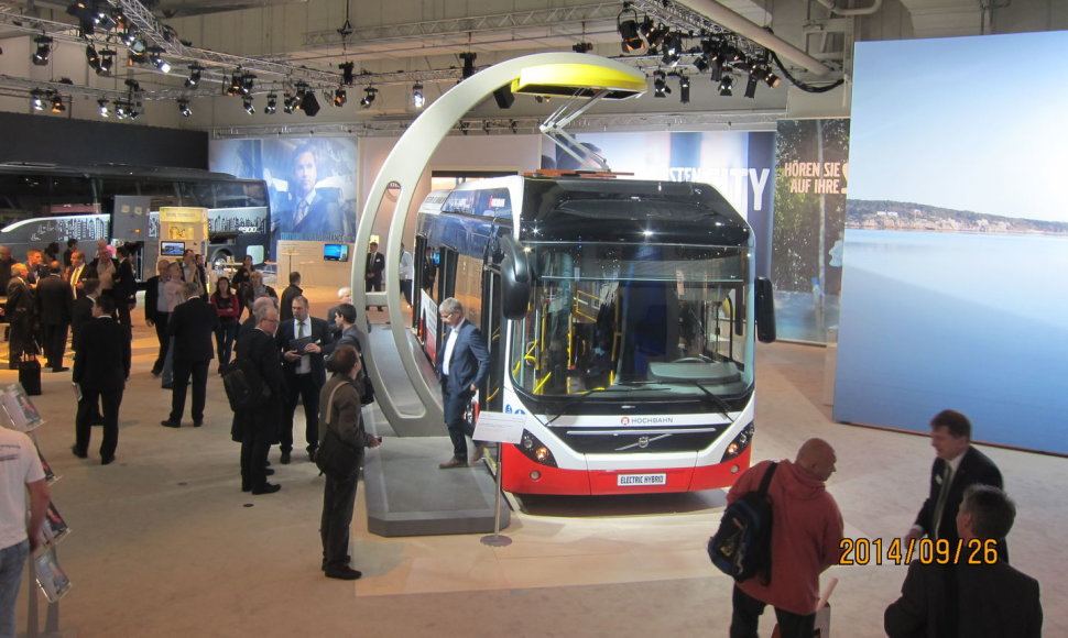 „Kauno autobusų“atstovai parodose domėjosi naujomis technologijomis
