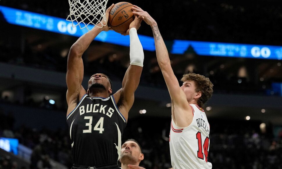 Matas Buzelis ir Giannis Antetokounmpo 
