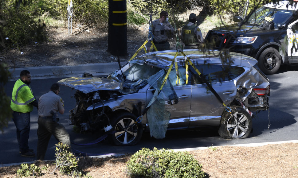 Tigerio Woodso automobilis po avarijos