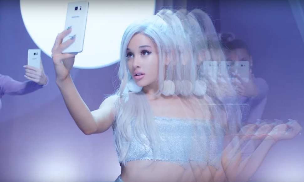 Ariana Grande vaizdo klipe „Focus“