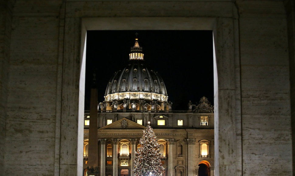 Vatikane įžiebta Kalėdų eglė