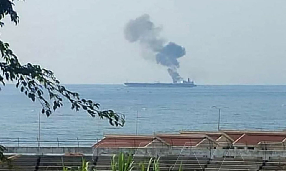 Degantis Irano tanklaivis prie Sirijos krantų
