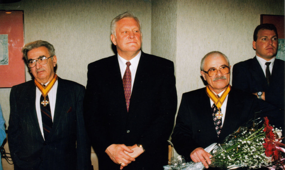 Algirdo Brazausko vizitas Izraelyje 1995 m. Kartu su Grigorijumi Kanovičiu ir Icchoku Meru