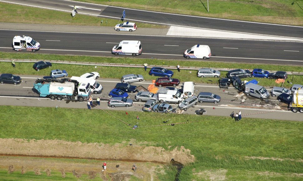 Masinė automobilių avarija Nyderlanduose