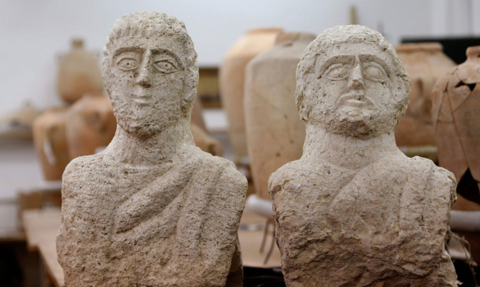 Izraelietė atsitiktinai aptiko du romėnų laikų biustus