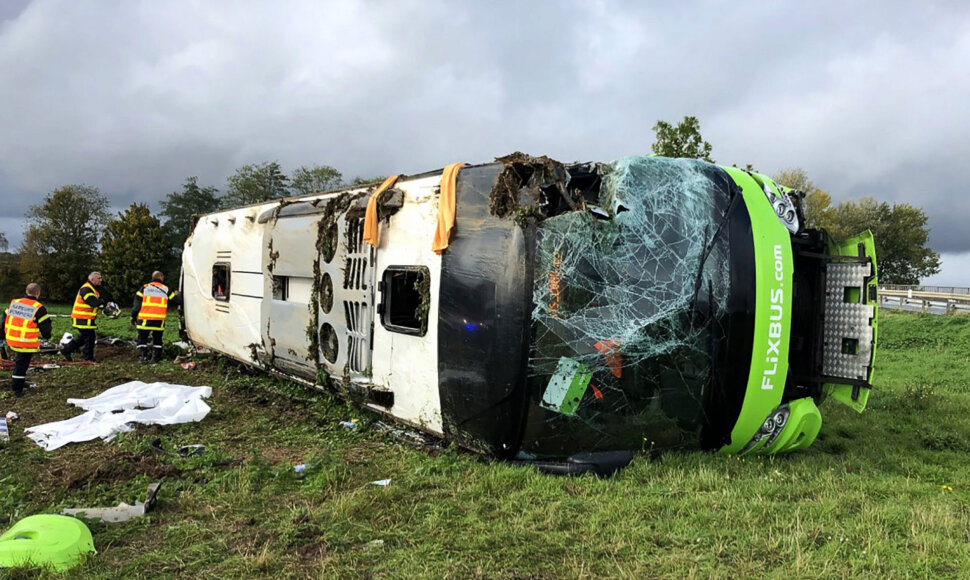 Apvirtęs autobusas