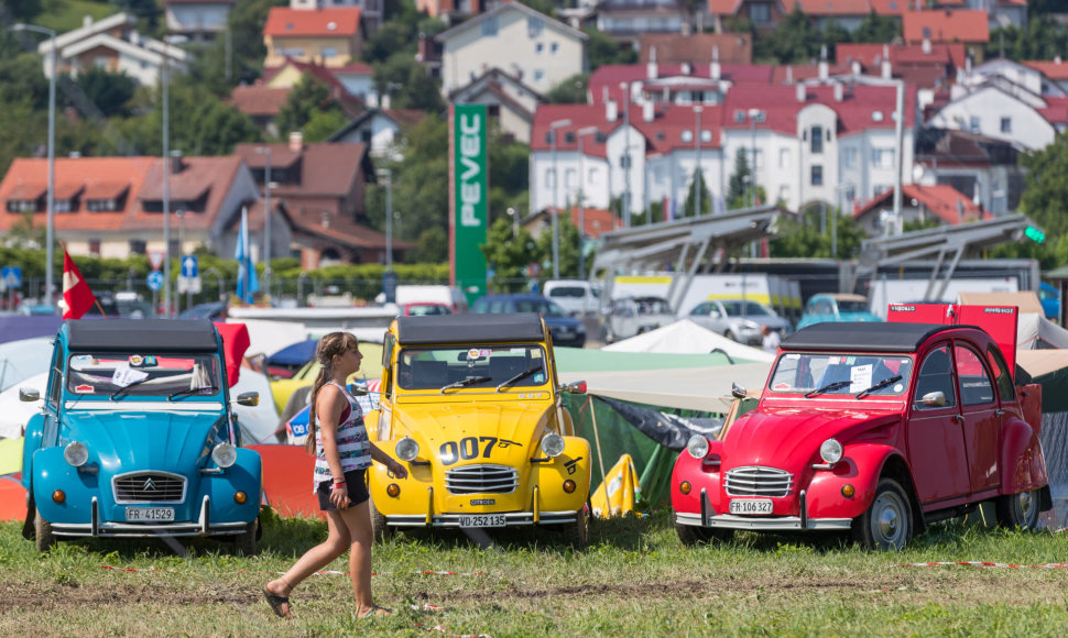 „Citroen 2CV“  automobiliai