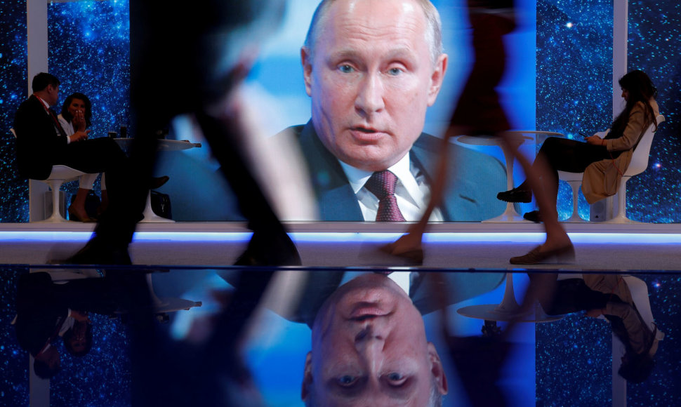 Vladimiras Putinas kalba Sankt Peterburgo tarptautiniame ekonomikos forume