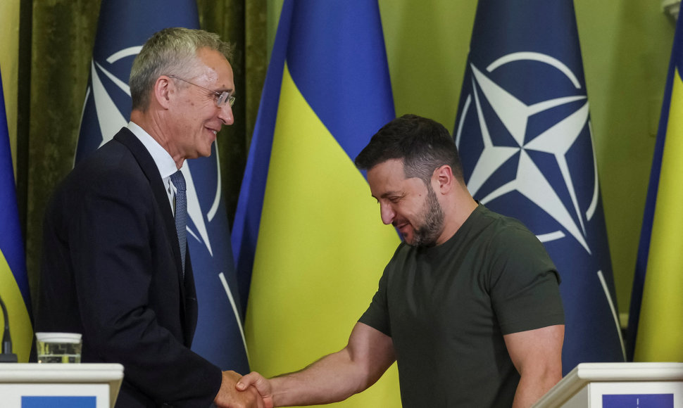 NATO vadovas Jensas Stoltenbergas ir Ukrainos prezidentas Volodymyras Zelenskis