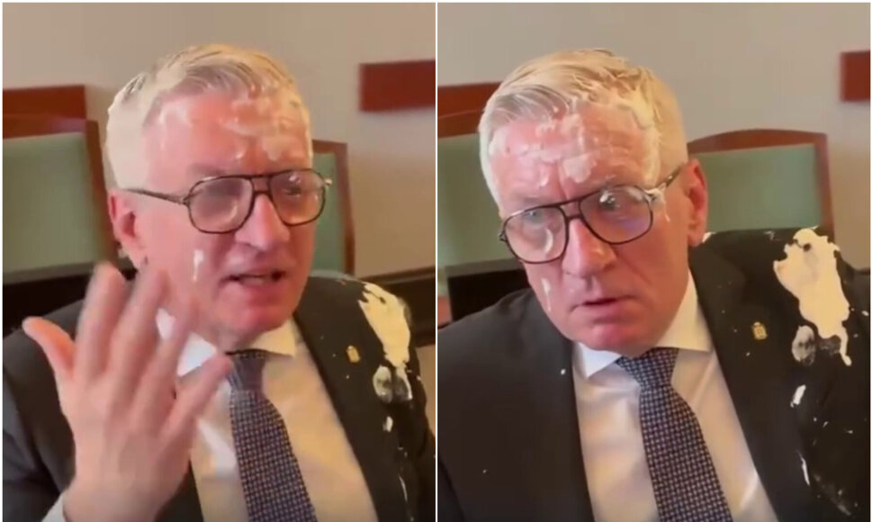 Tortu apmėtytas Poznanės prezidentas Jacekas Jaśkowiakas