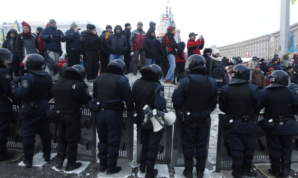 Protestuotojai ir riaušių policija Kijeve