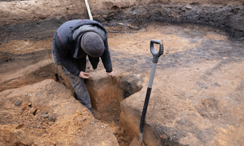 Archeologiniai kasinėjimai Kauno Rotu&scaron;ės aik&scaron;tėjė