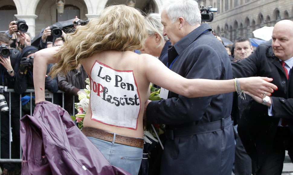 „Femen“ aktyvistės Paryžiuje