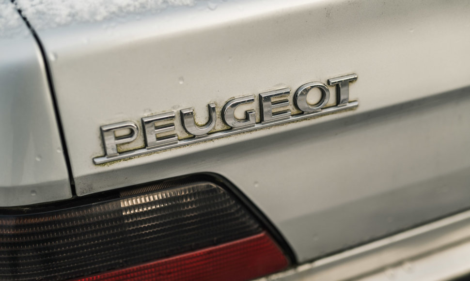 Peugeot 605