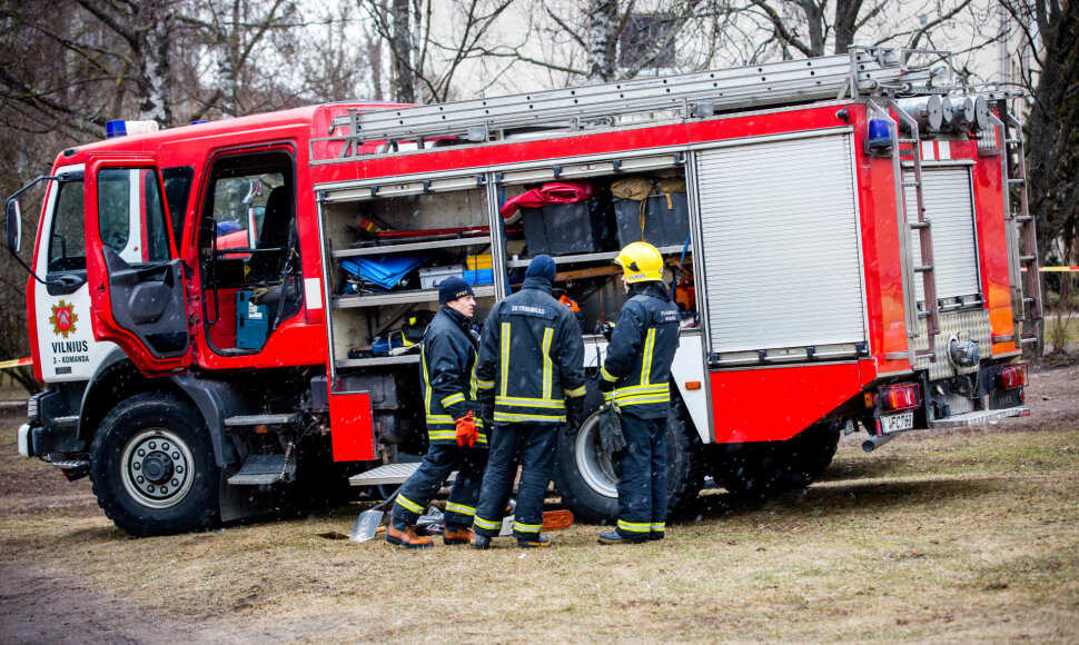 Cheminis incidentas sostinės Žolyno gatvės diaugiabutyje