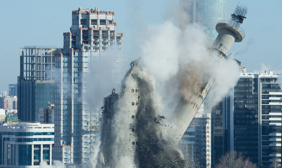 Nugriautas aukščiausias apleistas pastatas Rusijoje