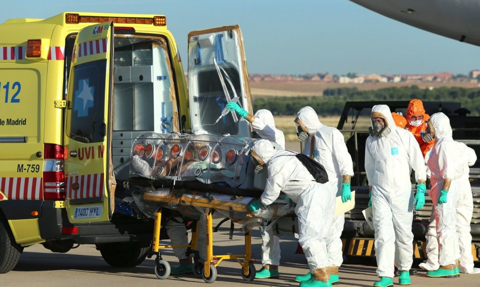 Ispanijoje mirė Ebolos virusu užsikrėtęs dvasininkas
