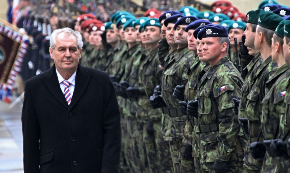 Čekijos kariai ir šalies prezidentas Milošas Zemanas