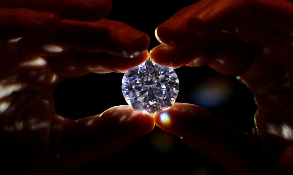 Aukcione Londone parduodamas deimantas