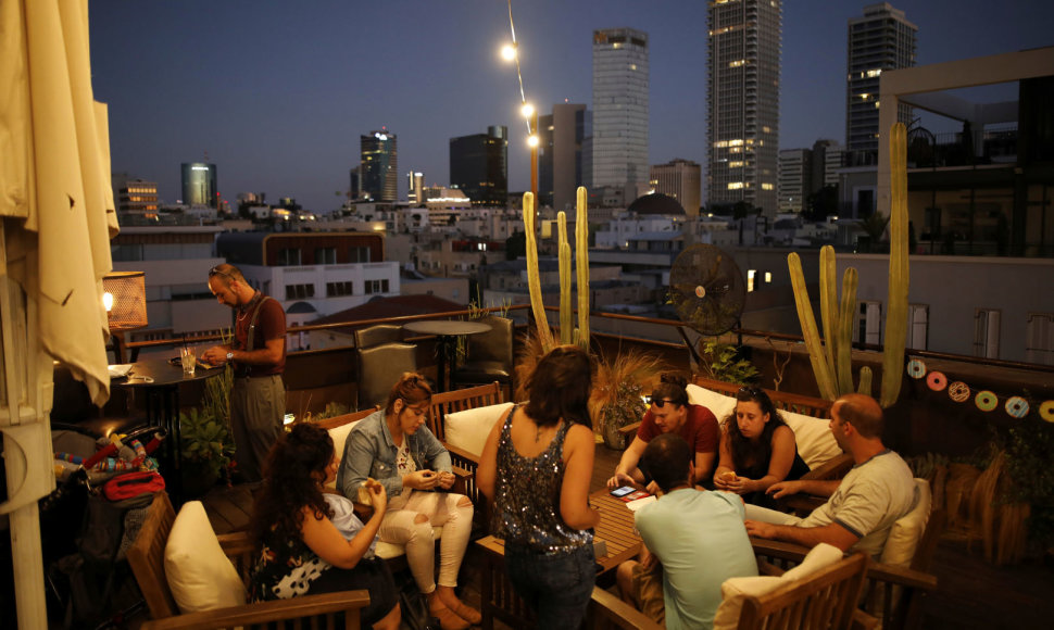 Verdantis gyvenimas ant stogų įrengtose erdvėse Tel Avive
