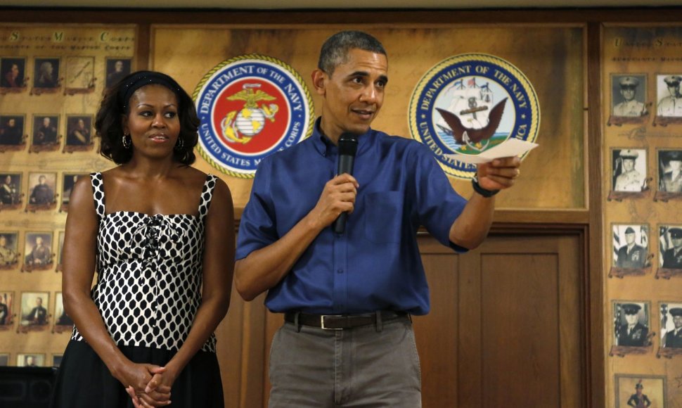 Barackas Obama su žmona Michelle jūrų pėstininkų bazėje