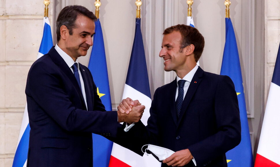 Kiriakas Micotakis ir Emmanuelis Macronas