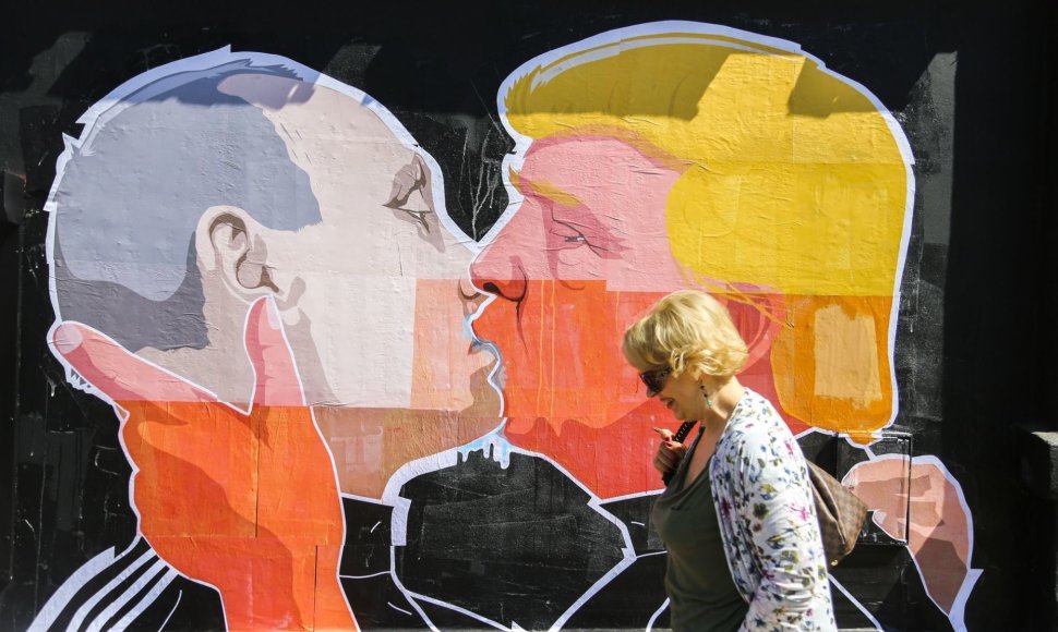 Grafitis su Donaldo Trumpo ir Vladimiro Putino bučiniu