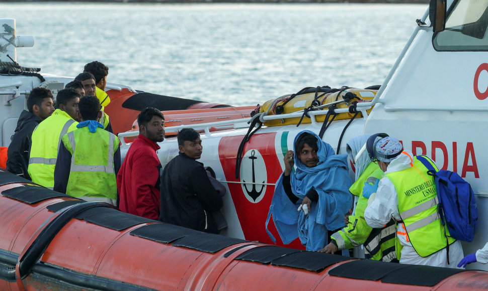 Nelegalūs migrantai Sicilijos saloje