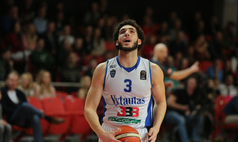 Liangelo Ballas