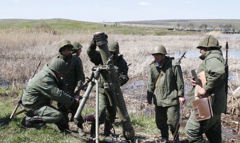 Ukrainos separatistų karinės pratybos netoli Luhansko