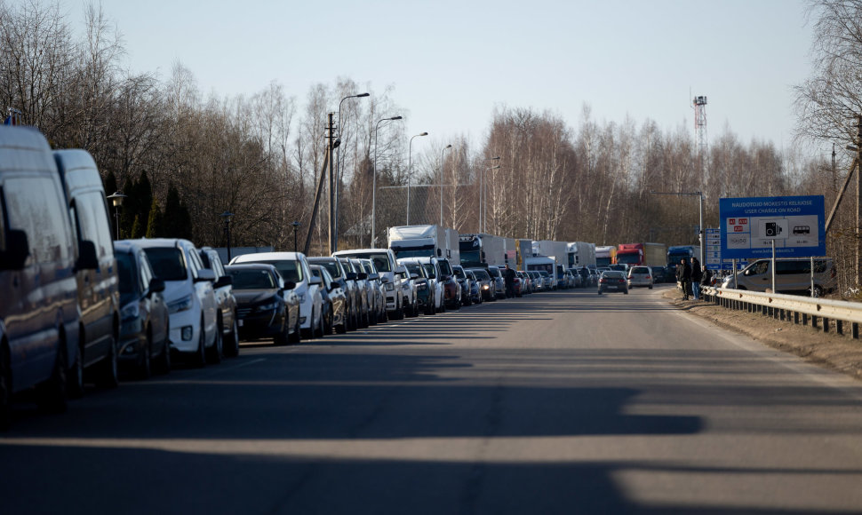 Automobilių eilė į Baltarusiją ties Medininkais