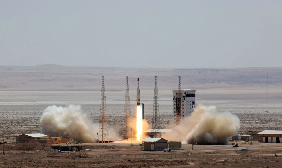 JAV pasmerkė provokacinį Irano palydovą galinčios nešti raketos bandymą