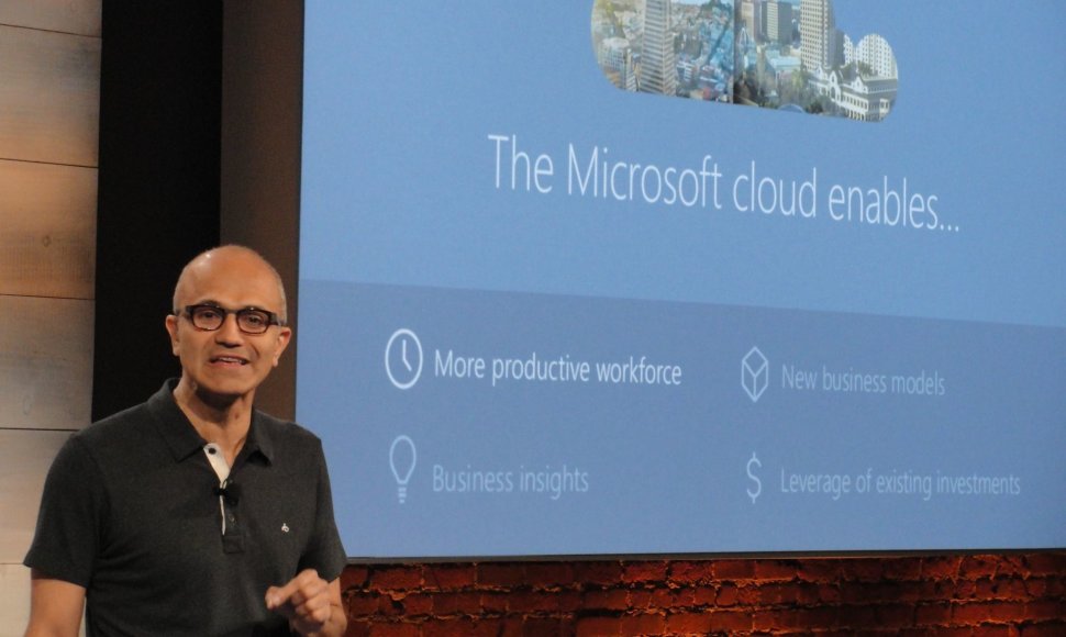 Satya Nadella pristato „Microsoft“ debesies galimybes