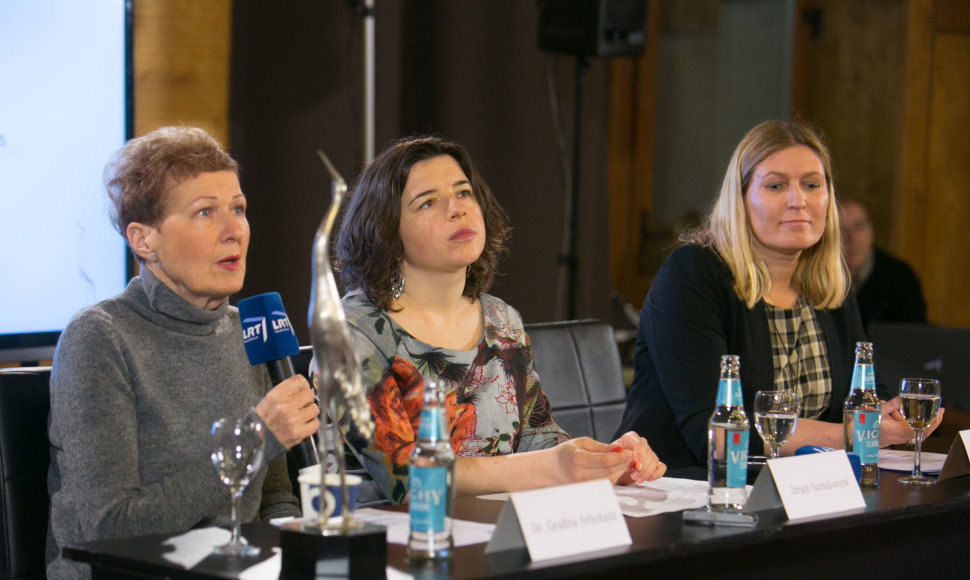 Iš kairės: Gražina Arlickaitė, Jūratė Samulionytė, Lina Buzelytė
