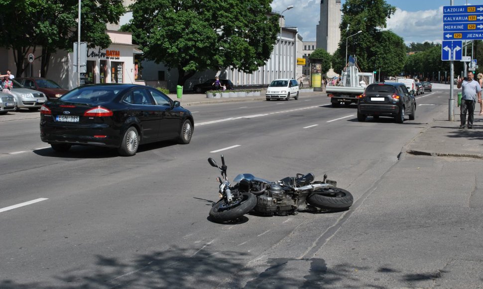 Alytuje avariją patyrė motociklo vairuotojas