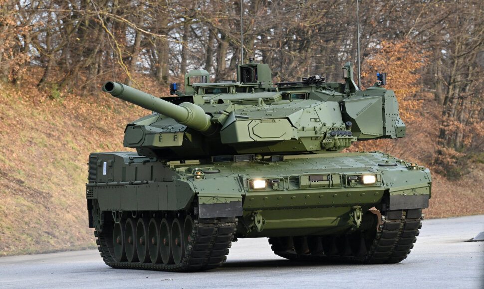 Naujojo tanko „Leopard 2A8“ pristatymas