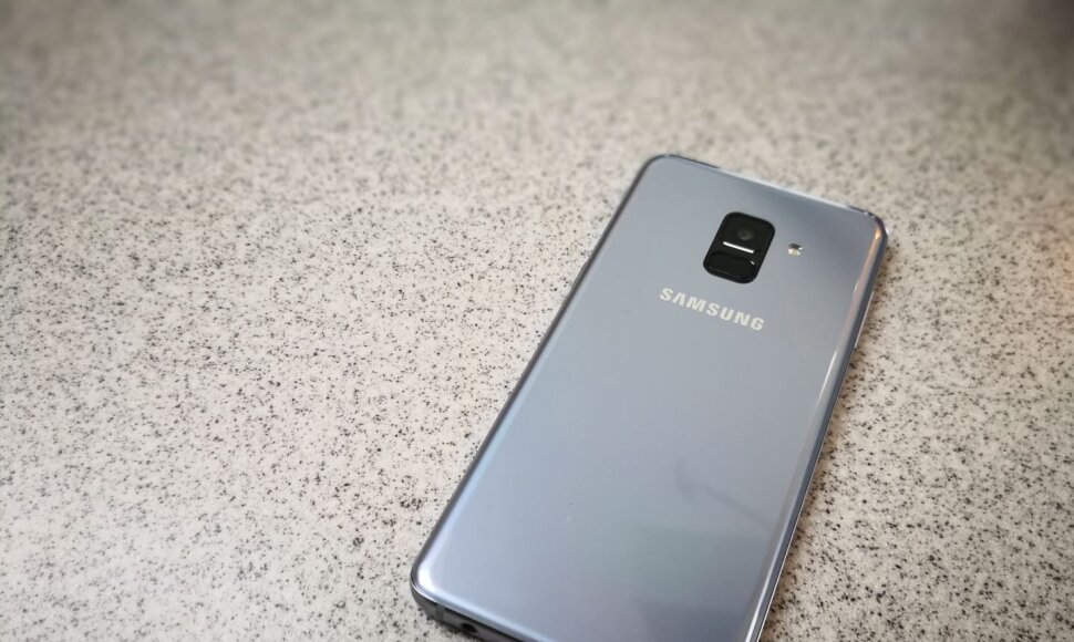 „Samsung Galaxy A8“ išmanusis telefonas