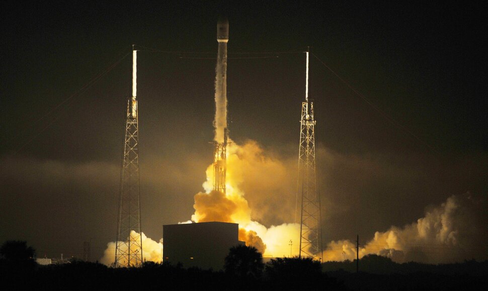 &bdquo;SpaceX&ldquo; raketos pakilimas