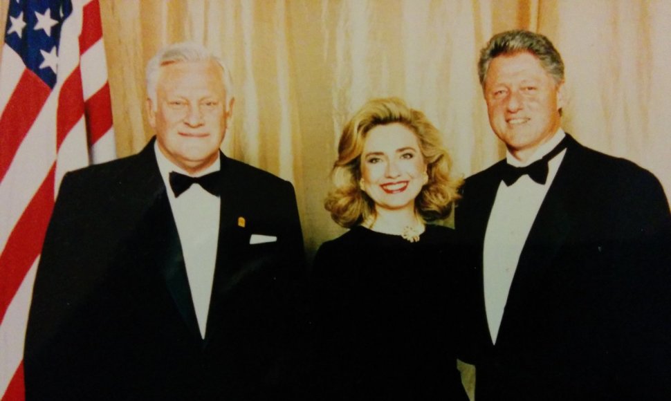 A.M.Brazauskas su Billu ir Hillary Clintonais