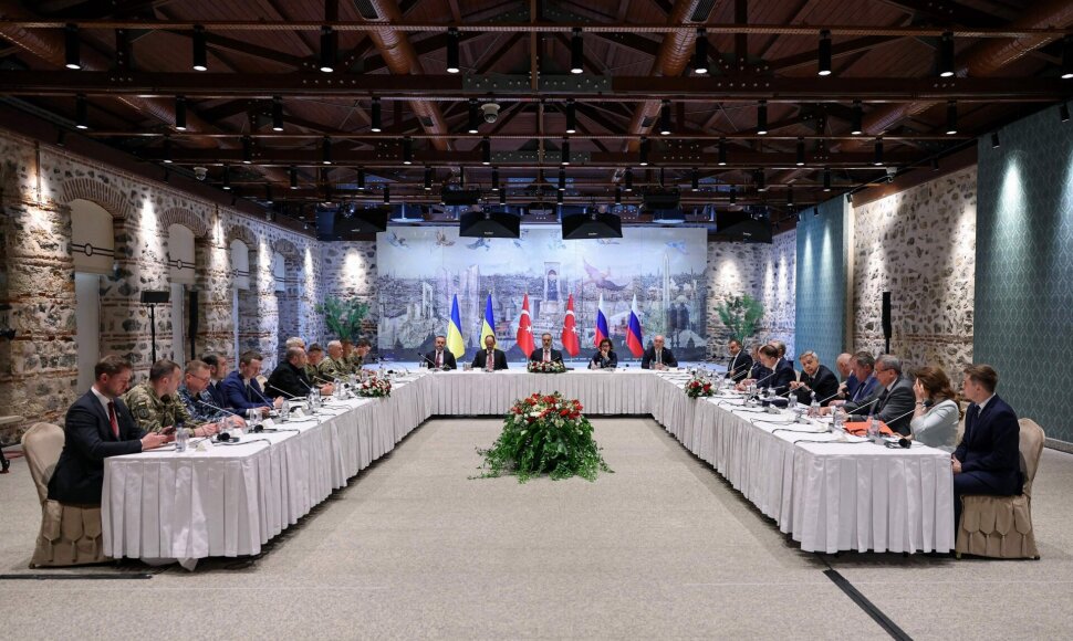 Praėjusį mėnesį surengtas pirmasis Ukrainos ir Rusijos derybų raundas / HANDOUT / AFP