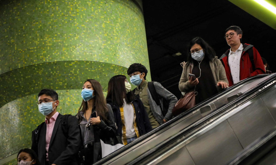 Honkongiečiai saugosi nuo viruso