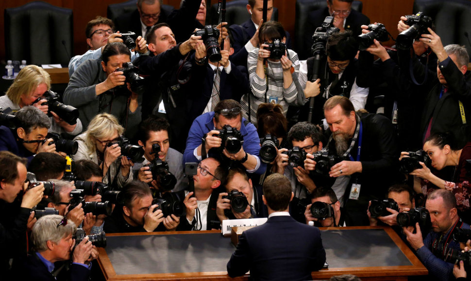 „Facebook“ vadovas Markas Zuckerbergas JAV Senate