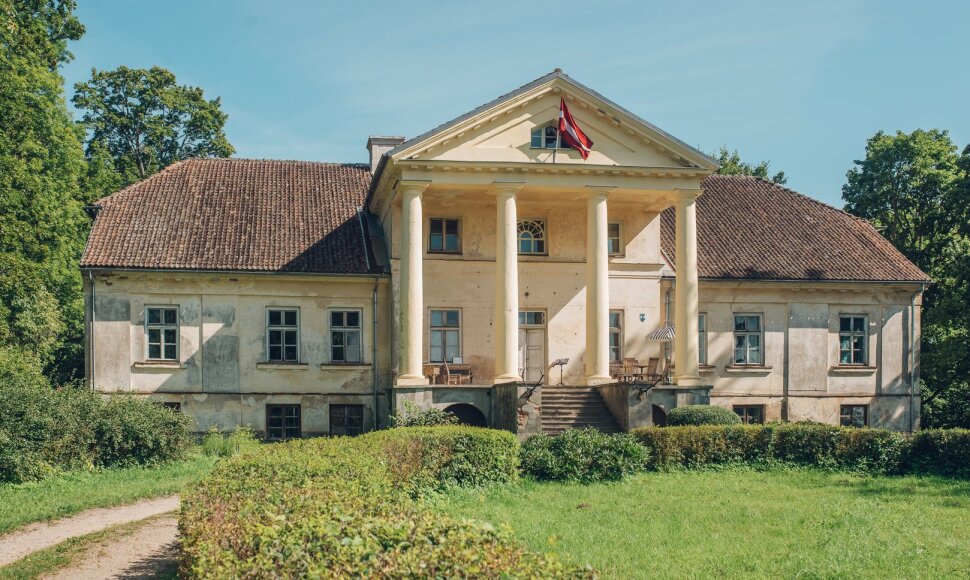 Padurės dvaras (Padures muiža), Latvija