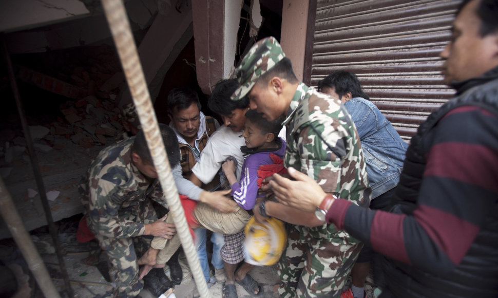 Nepalas po stipraus žemės drebėjimo