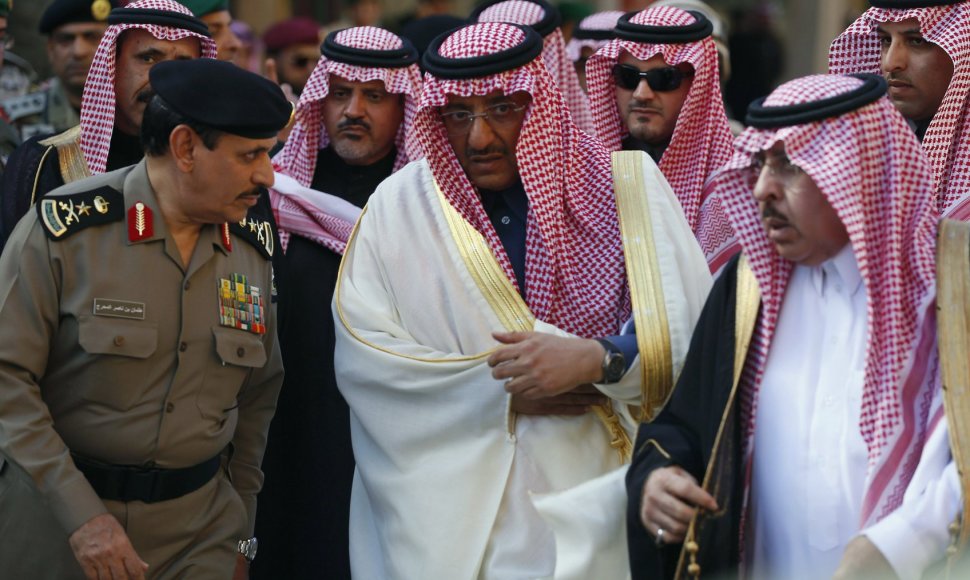 Saudo Arabijos princas Mohammedas bin Nayefas (centre)