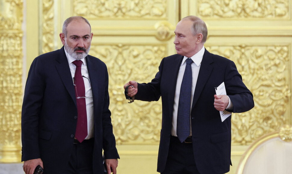 Nikolas Pa&scaron;inianas, Vladimiras Putinas