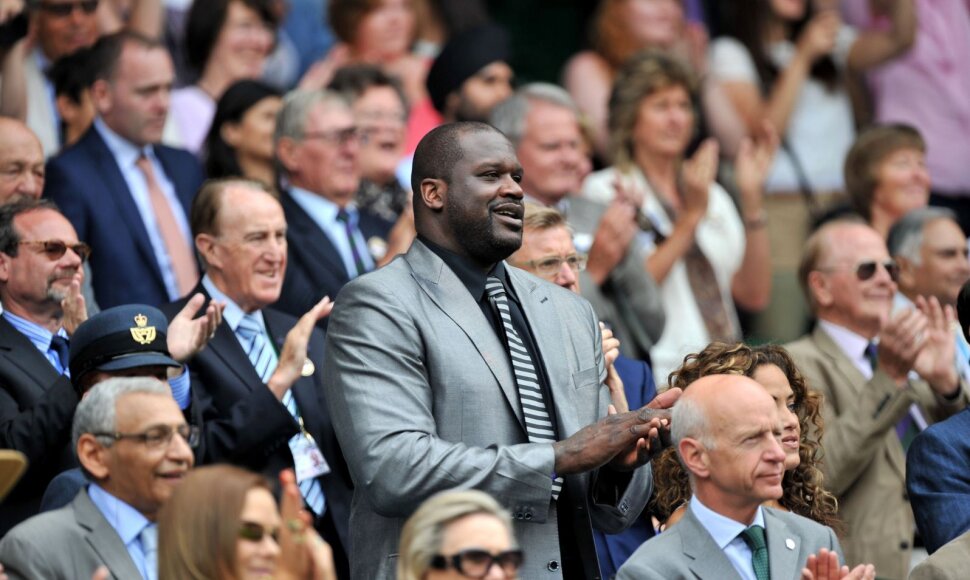 Shaquille’as O'Nealas stebėjo pirmą mačą centriniame korte tarp Andy Murray ir Davido Goffino