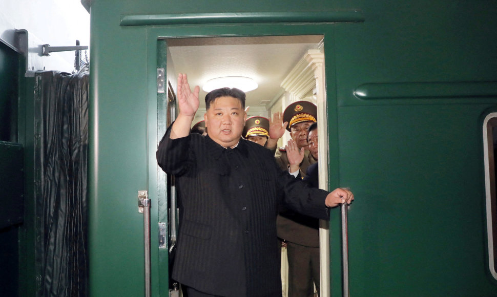 Šiaurės Korėjos vadovas Kim Jong Unas išvyksta į Rusiją